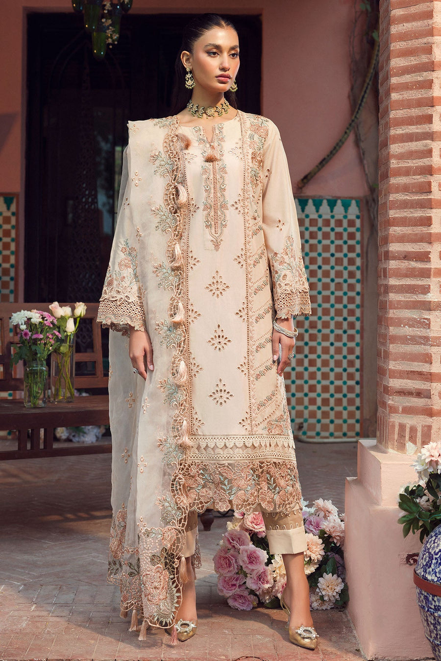 Motifz Premium Embroidered Lawn Unstitched 3Pc Suit 4426-JANNAT