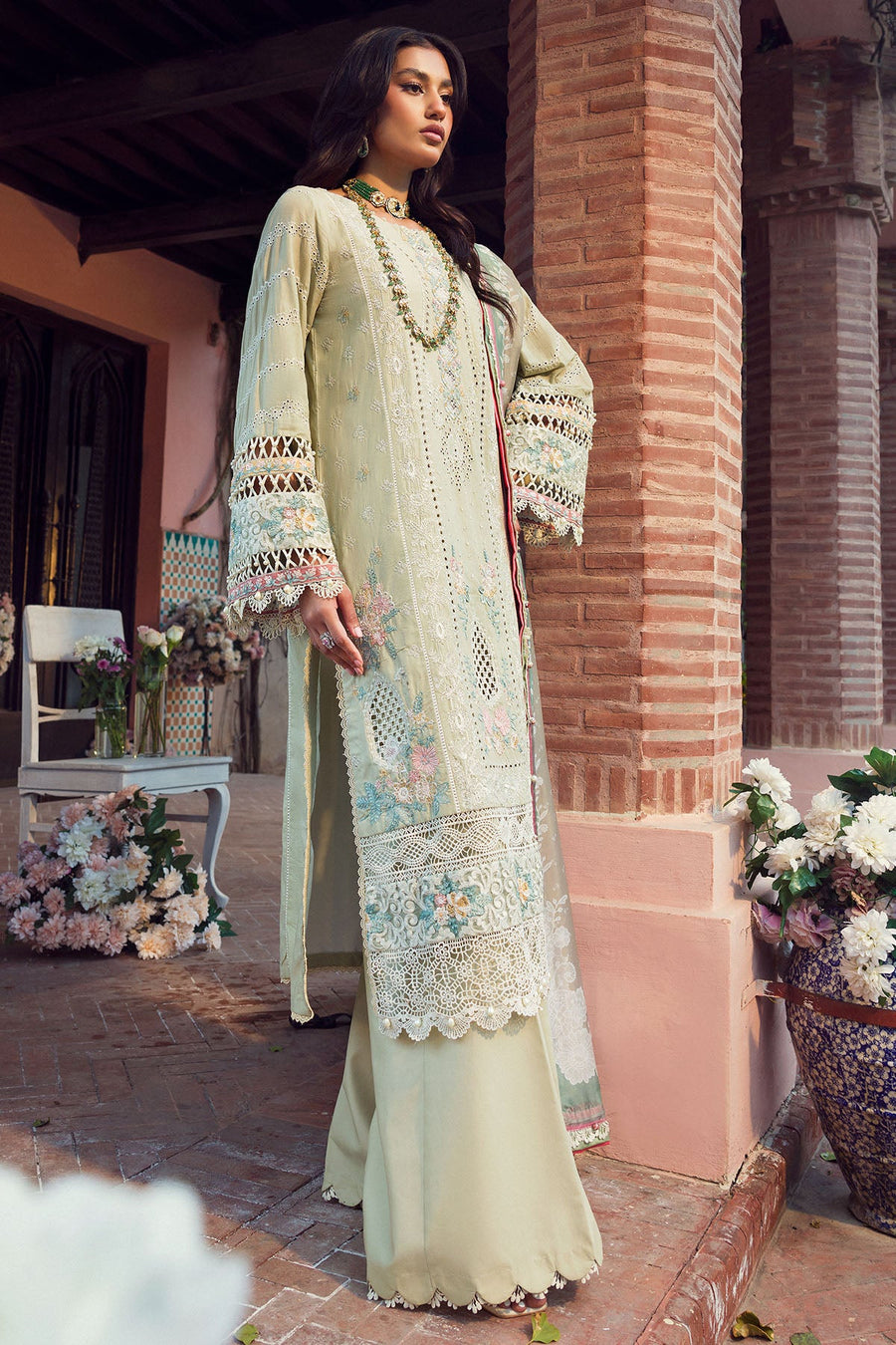 Motifz Premium Embroidered Lawn Unstitched 3Pc Suit 4427-ZAIB