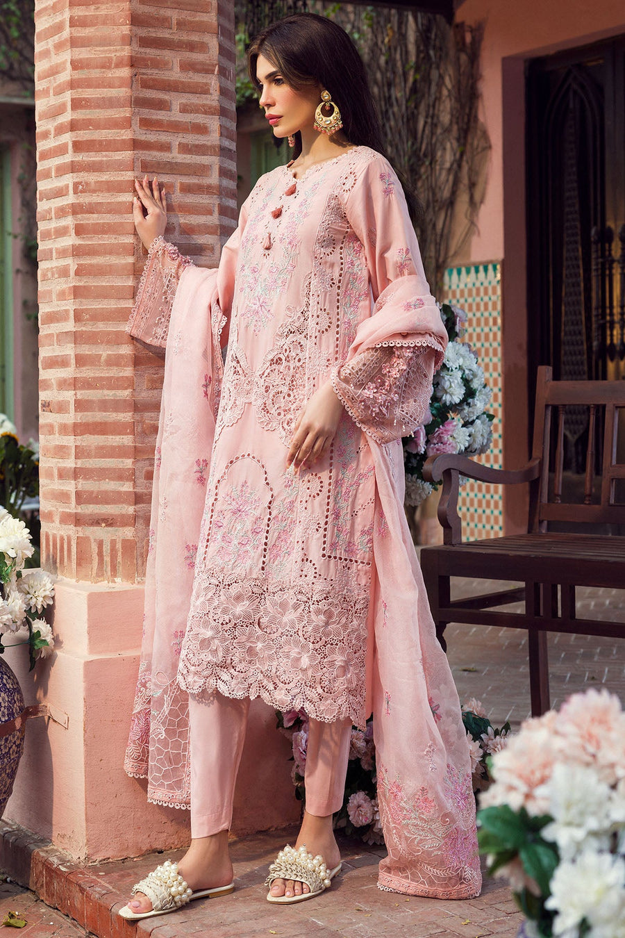 Motifz Premium Embroidered Lawn Unstitched 3Pc Suit 4428-HUDA