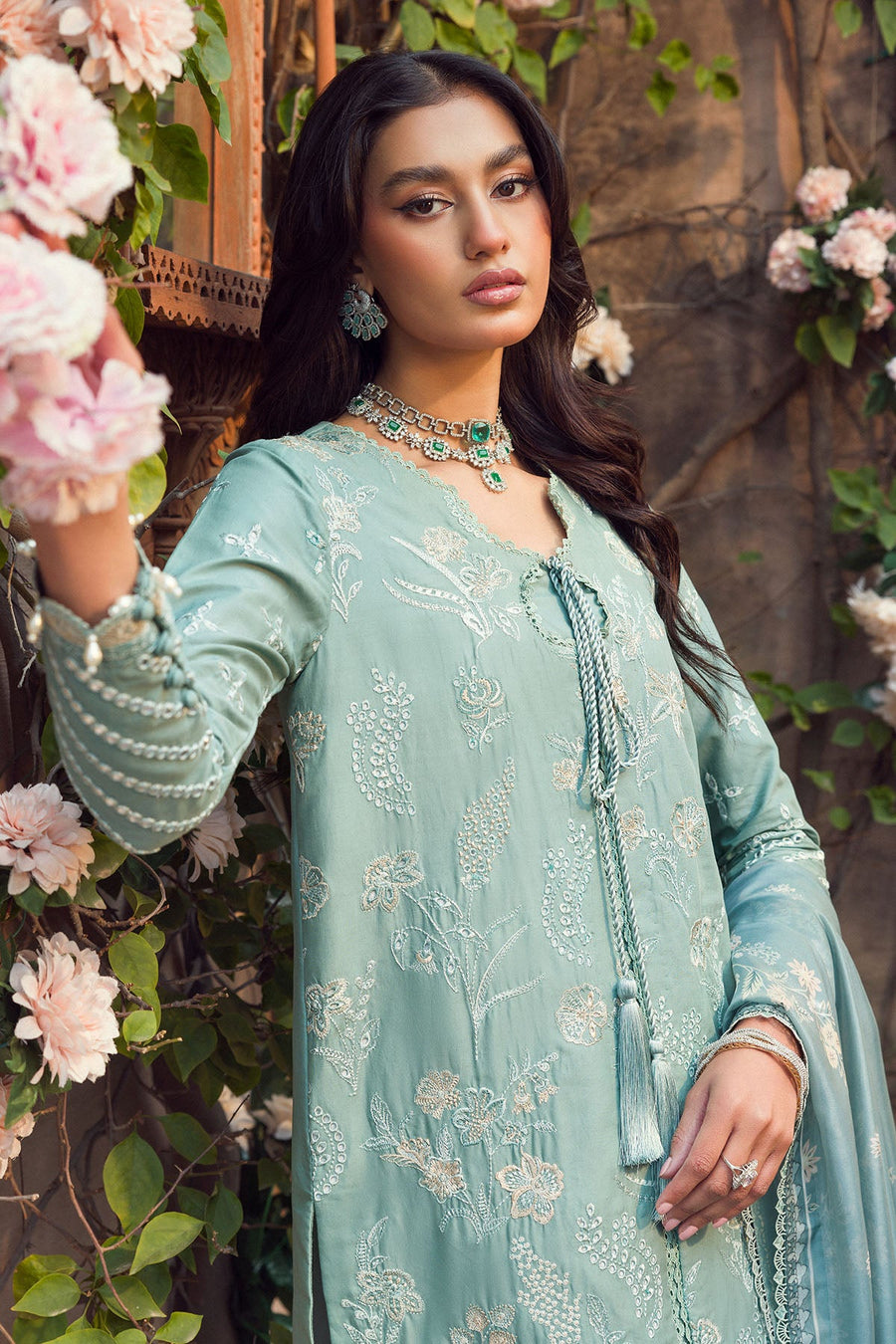 Motifz Premium Embroidered Lawn Unstitched 3Pc Suit 4429-TALIYA