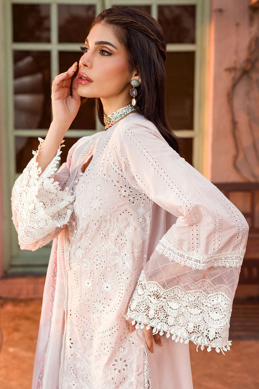 Motifz Premium Embroidered Lawn Unstitched 3Pc Suit 4431-AFREEN