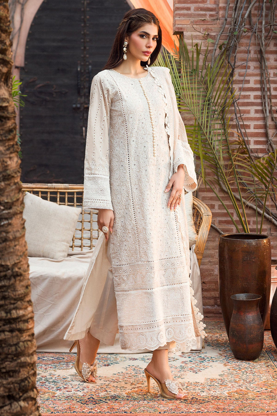 Motifz Premium Embroidered Lawn Unstitched 3Pc Suit 4434-SHABNAM