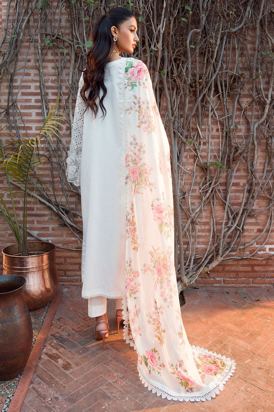 Motifz Premium Embroidered Lawn Unstitched 3Pc Suit 4436-RUKAIYAH
