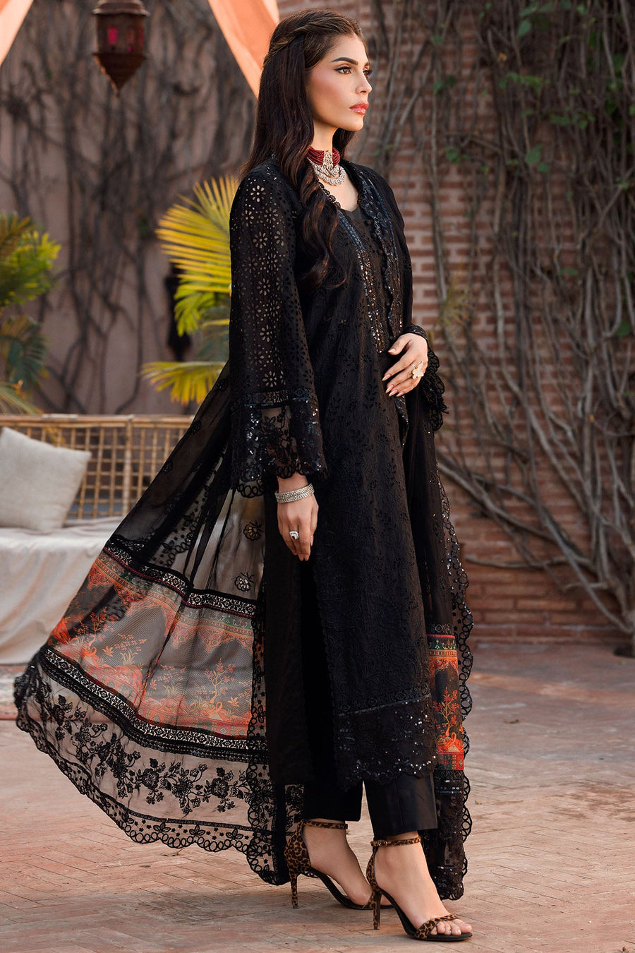 Motifz Premium Embroidered Lawn Unstitched 3Pc Suit 4437-TABASSUM