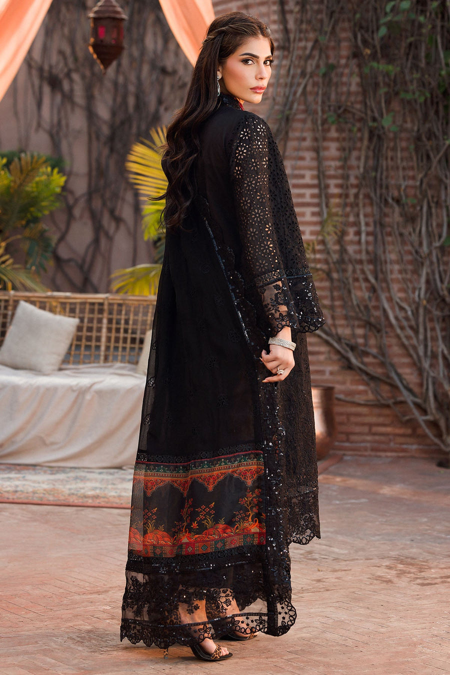 Motifz Premium Embroidered Lawn Unstitched 3Pc Suit 4437-TABASSUM