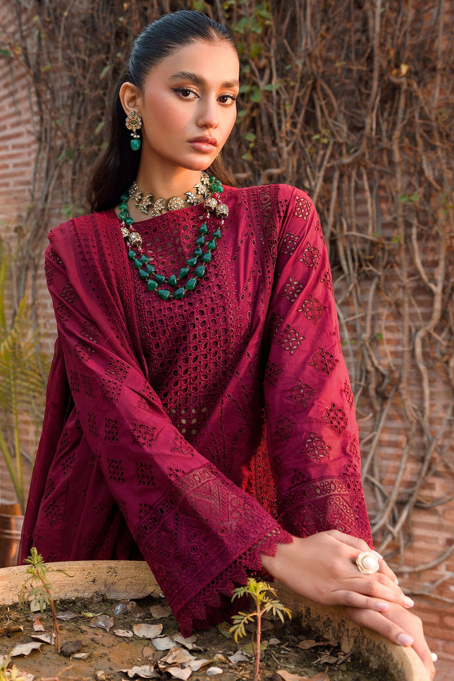 Motifz Premium Embroidered Lawn Unstitched 3Pc Suit 4439-YASMEEN