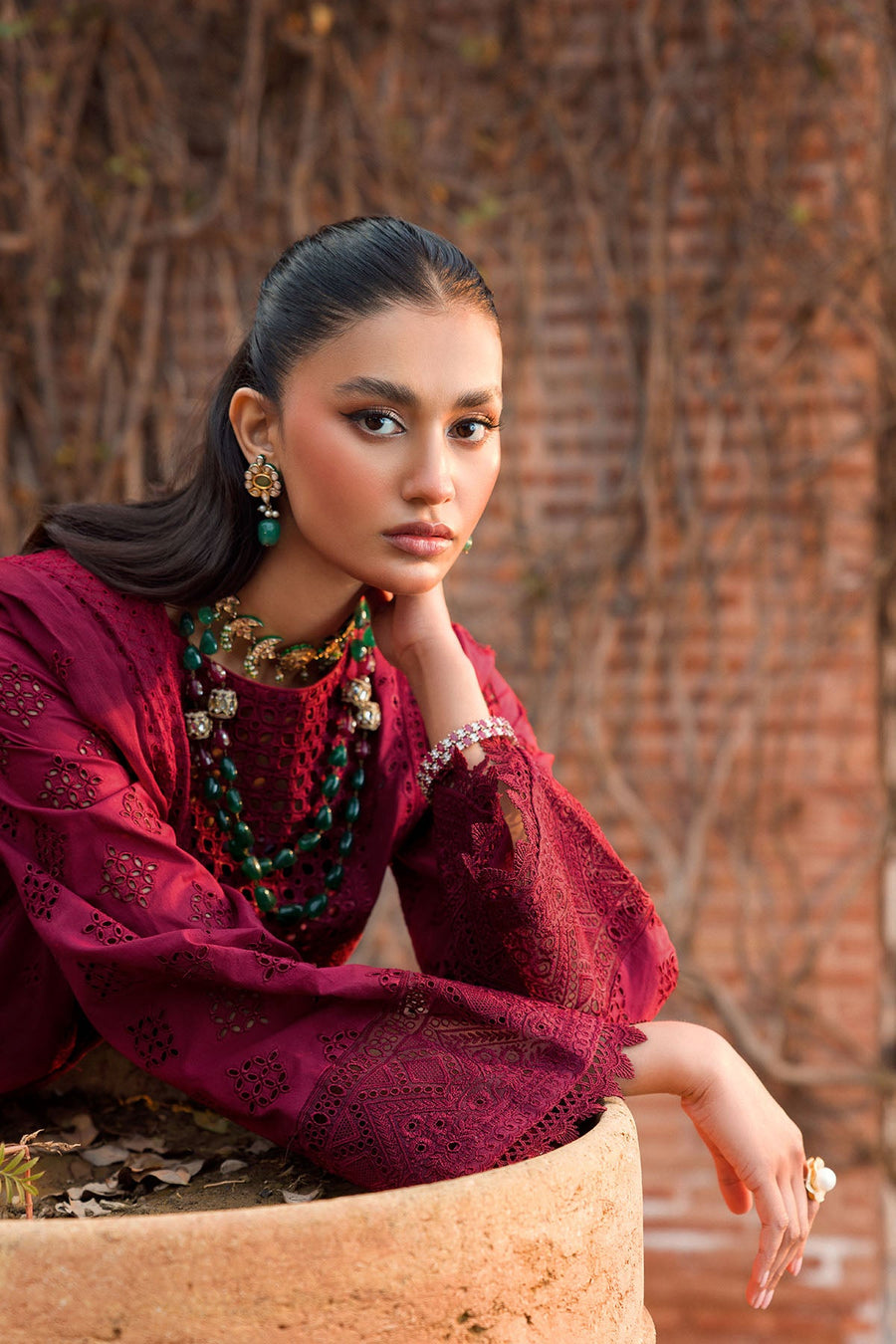 Motifz Premium Embroidered Lawn Unstitched 3Pc Suit 4439-YASMEEN
