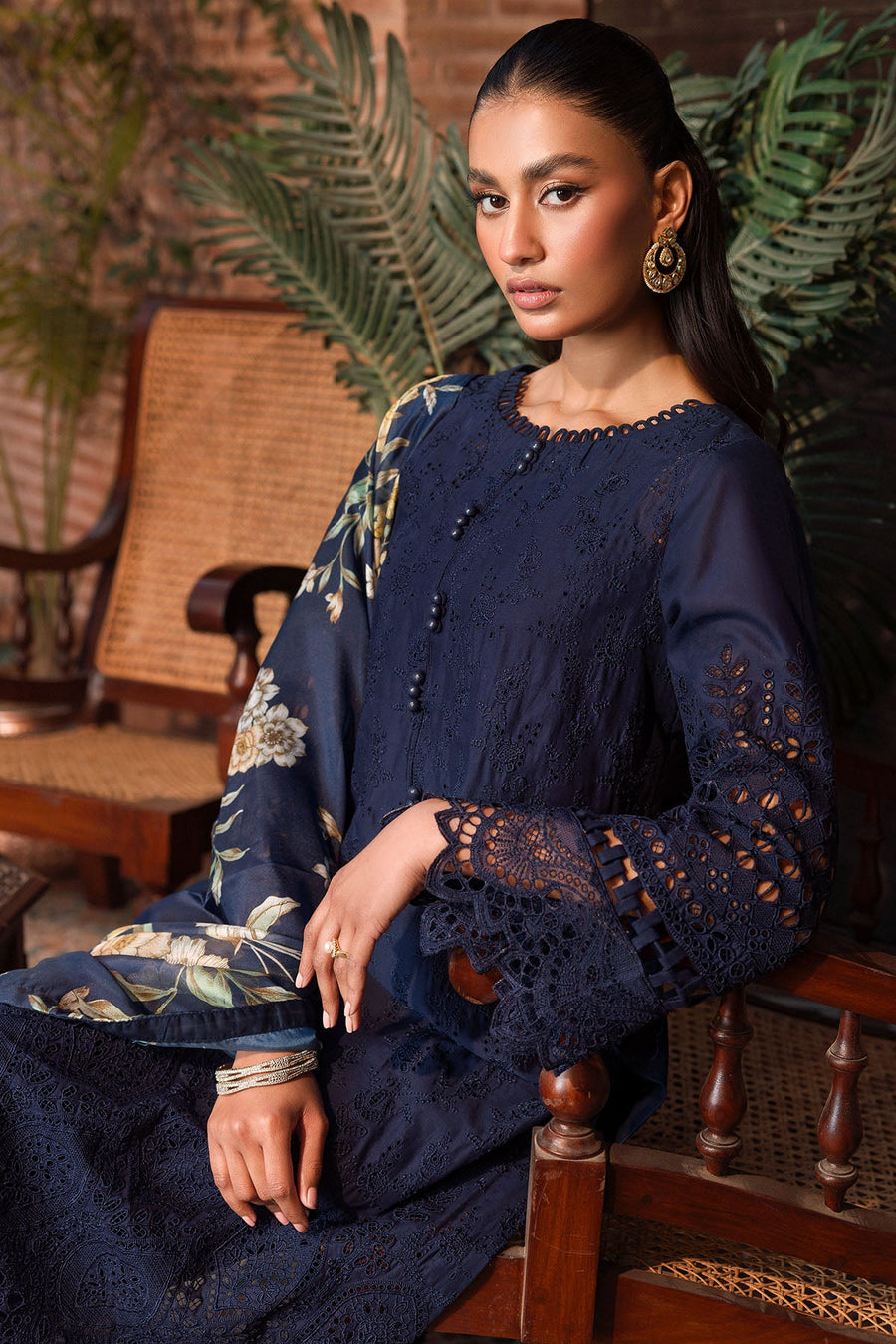Motifz Premium Embroidered Lawn Unstitched 3Pc Suit 4440-ULFAT