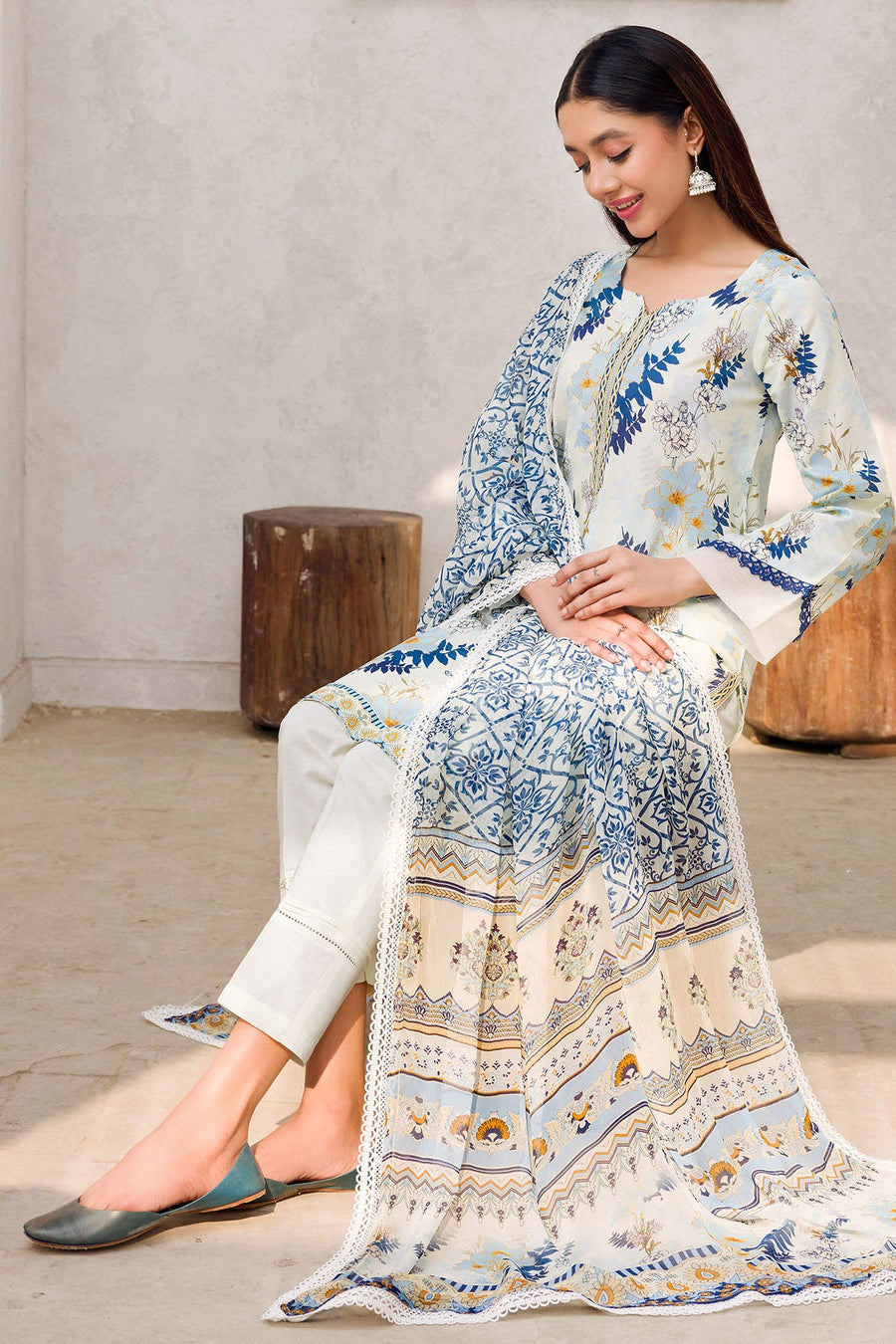 Rang by Motifz Digital Printed Lawn Unstitched 3Pc Suit 4603-ALARA