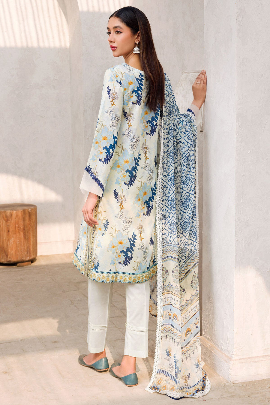 Rang by Motifz Digital Printed Lawn Unstitched 3Pc Suit 4603-ALARA