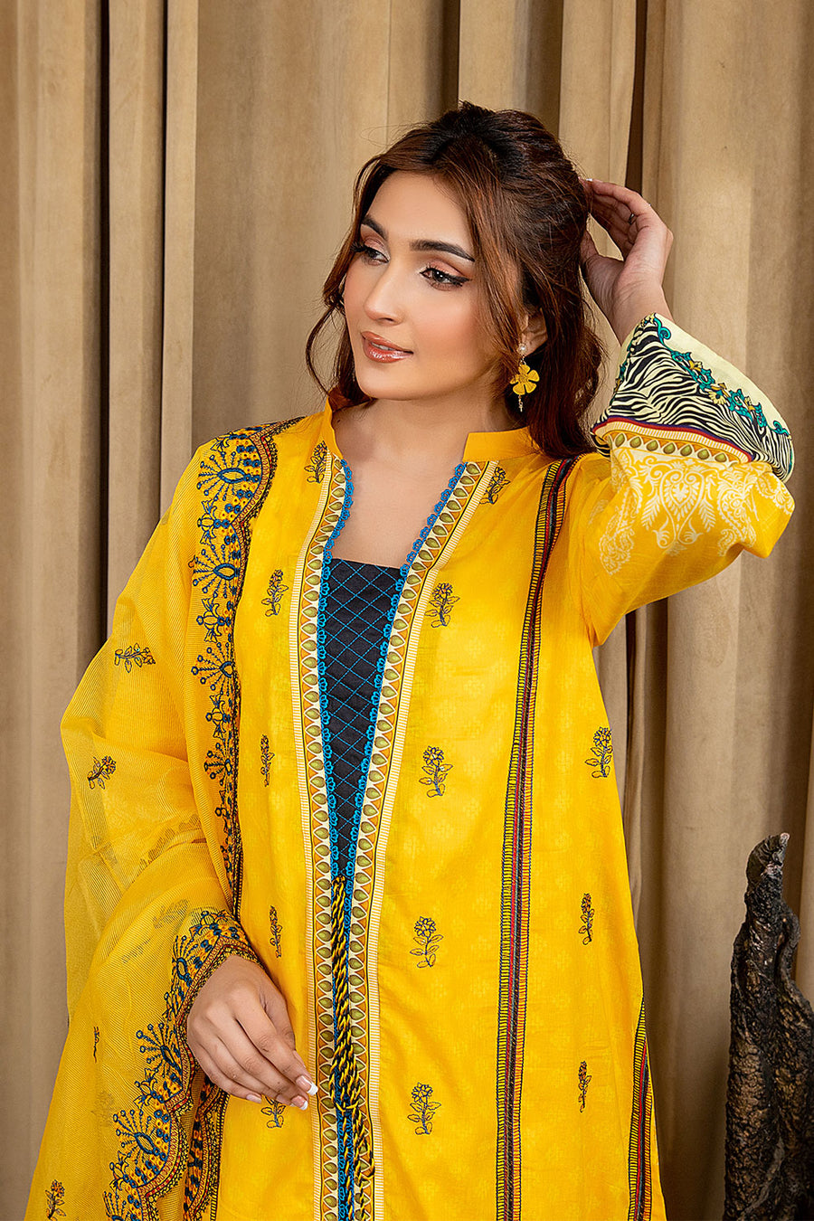 Safwa Bliss Embroidered Lawn Unstitched 3Pc Suit SBL-08
