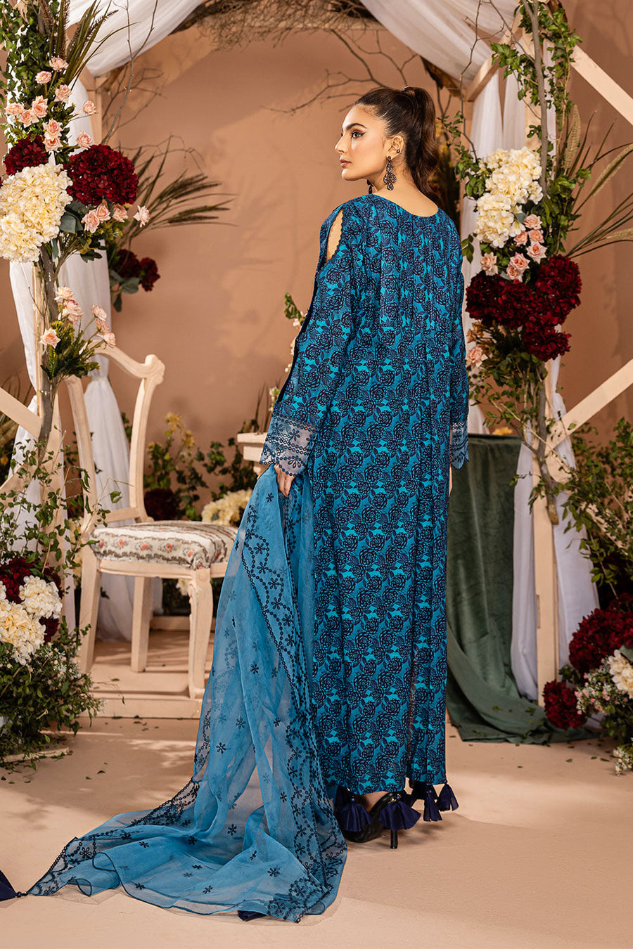 Safwa Greta Premium Embroidered Lawn Unstitched 3Pc Suit SGR-09