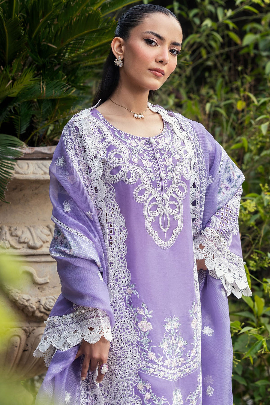 Motifz Premium Vol-02 Embroidered Lawn Unstitched 3Pc Suit 5318-ELISE
