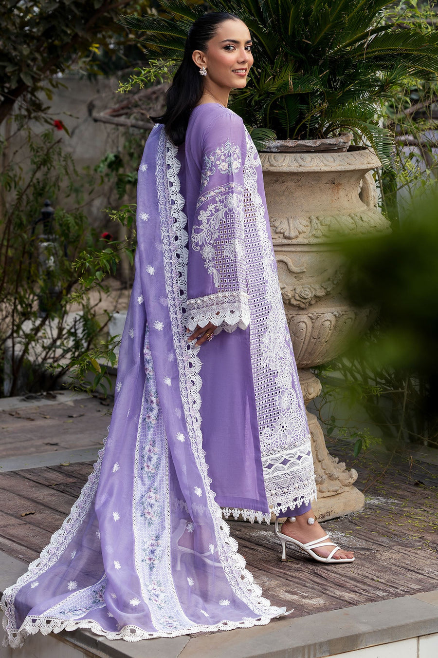 Motifz Premium Vol-02 Embroidered Lawn Unstitched 3Pc Suit 5318-ELISE