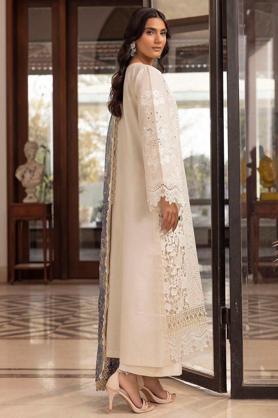 Motifz Premium Vol-02 Embroidered Lawn Unstitched 3Pc Suit 5324-SIDONIE