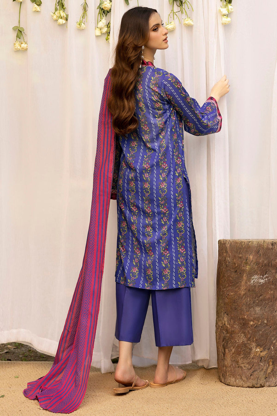 Motifz Rang Vol-07 Printed Lawn Unstitched 3Pc Suit 5357-IZAAR