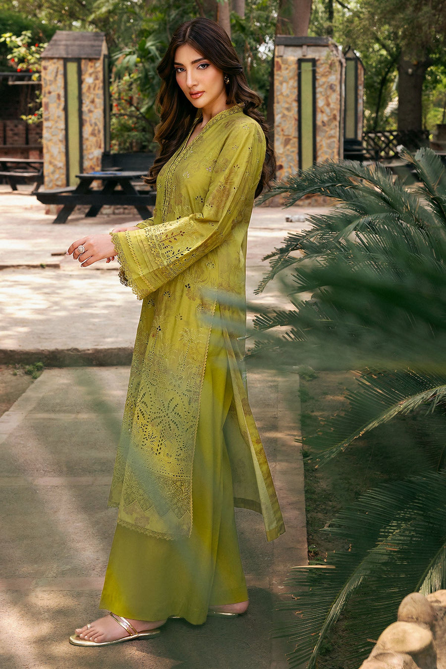 Motifz Amal Vol-02 Embroidered Lawn Unstitched 3Pc Suit 5363-NESSA