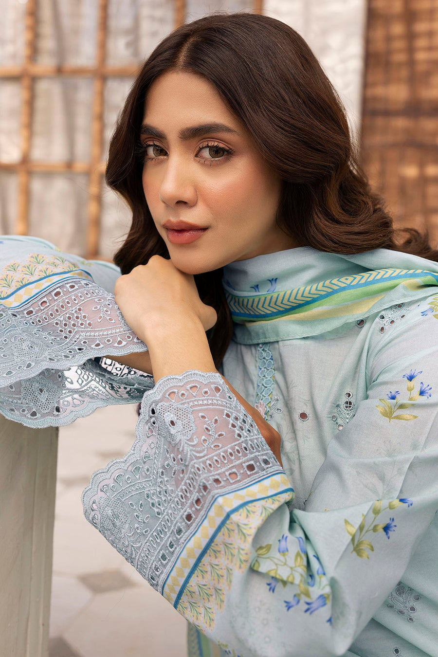 Motifz Umang Premium Embroidered Lawn Unstitched 3Pc Suit 5411-SIRA