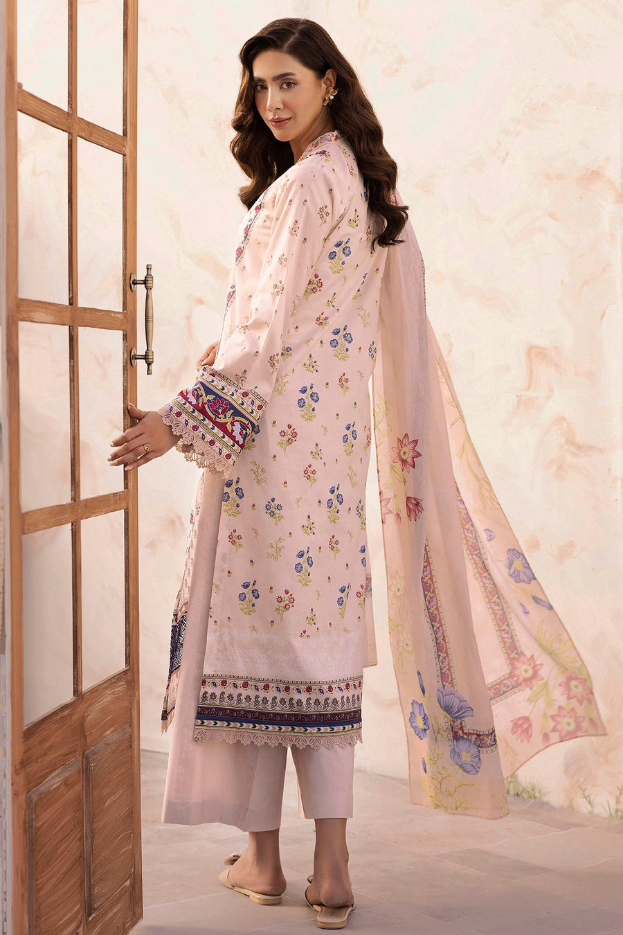 Motifz Umang Premium Embroidered Lawn Unstitched 3Pc Suit 5414-RUYA