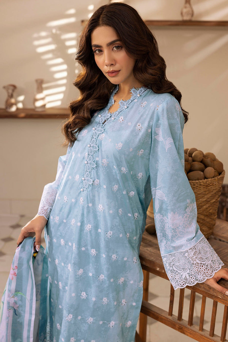 Motifz Umang Premium Embroidered Lawn Unstitched 3Pc Suit 5420-JANE