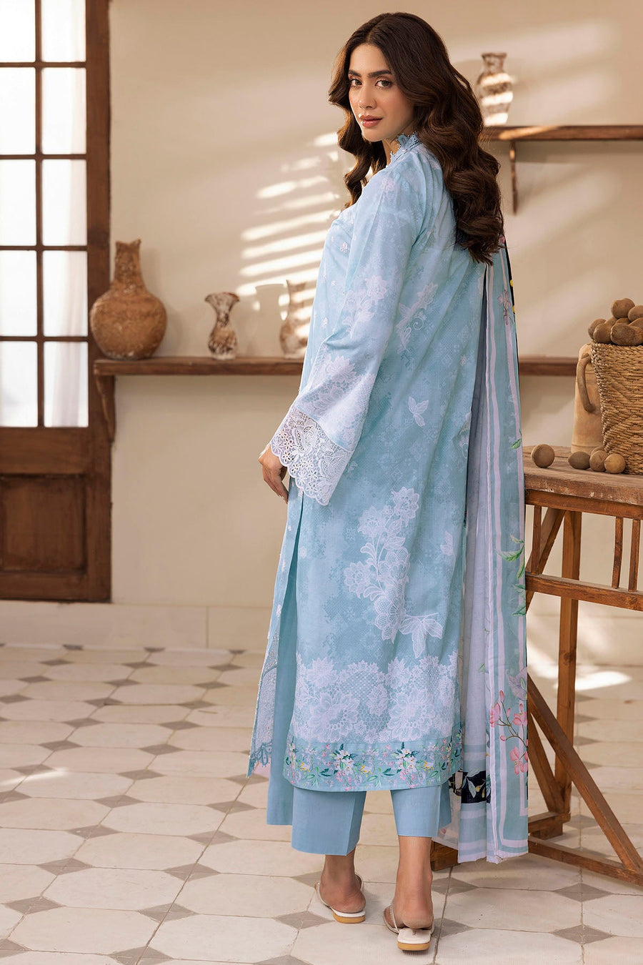 Motifz Umang Premium Embroidered Lawn Unstitched 3Pc Suit 5420-JANE