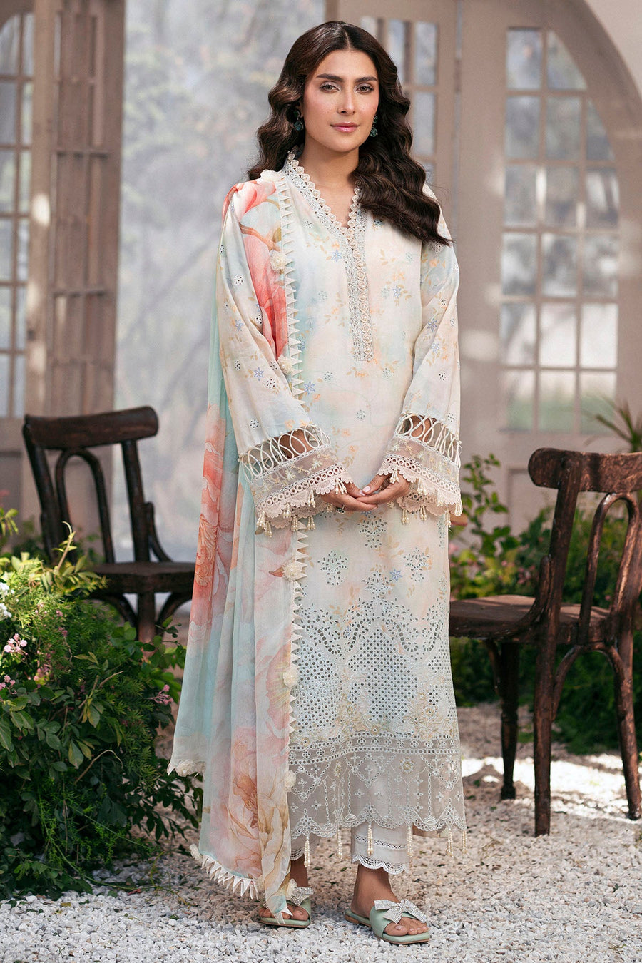 Motifz Amal Embroidered Lawn Unstitched 3Pc Suit 5423-DAISY