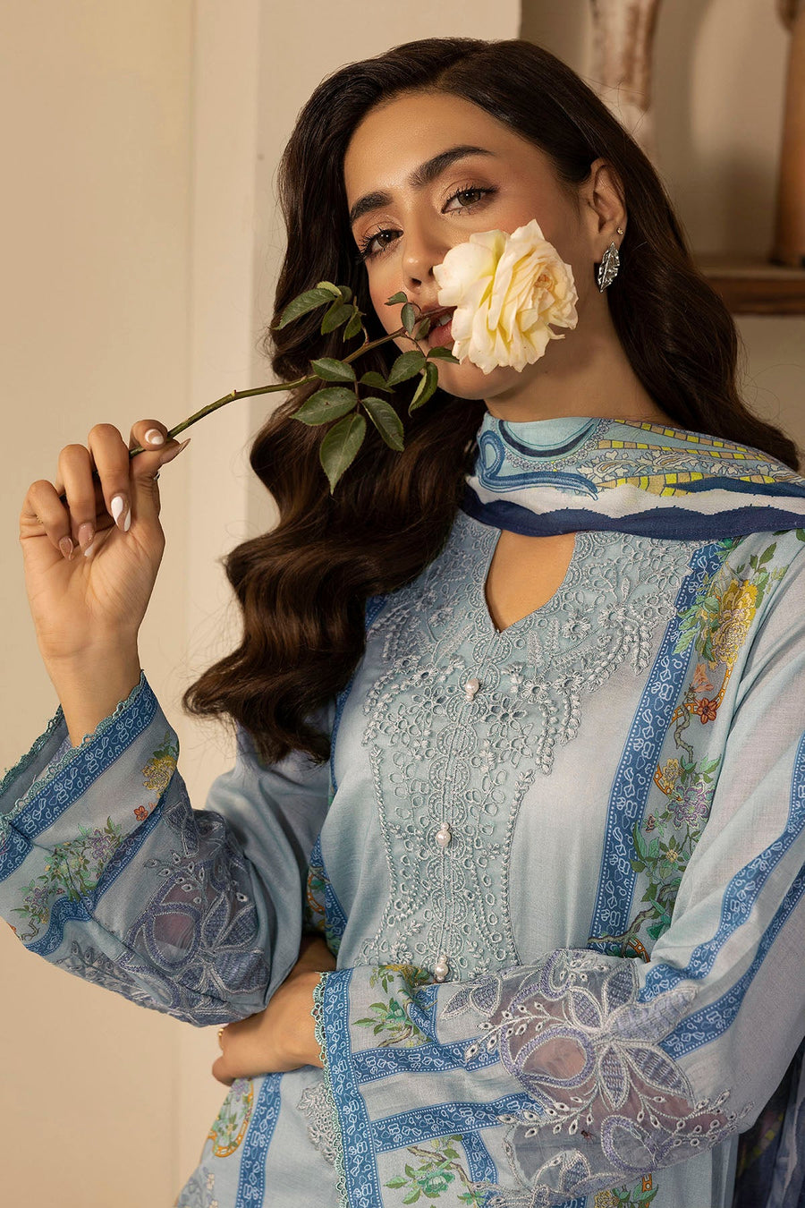 Motifz Umang Premium Embroidered Lawn Unstitched 3Pc Suit 5469-XYLA