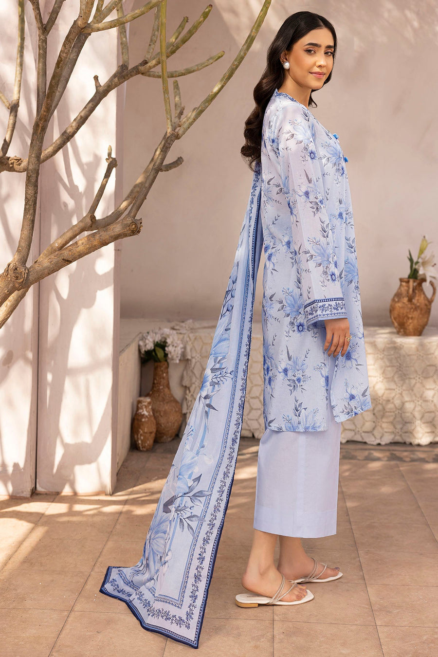 Motifz Rang Vol-03 Printed Lawn Unstitched 3Pc Suit 5513-NIHAN