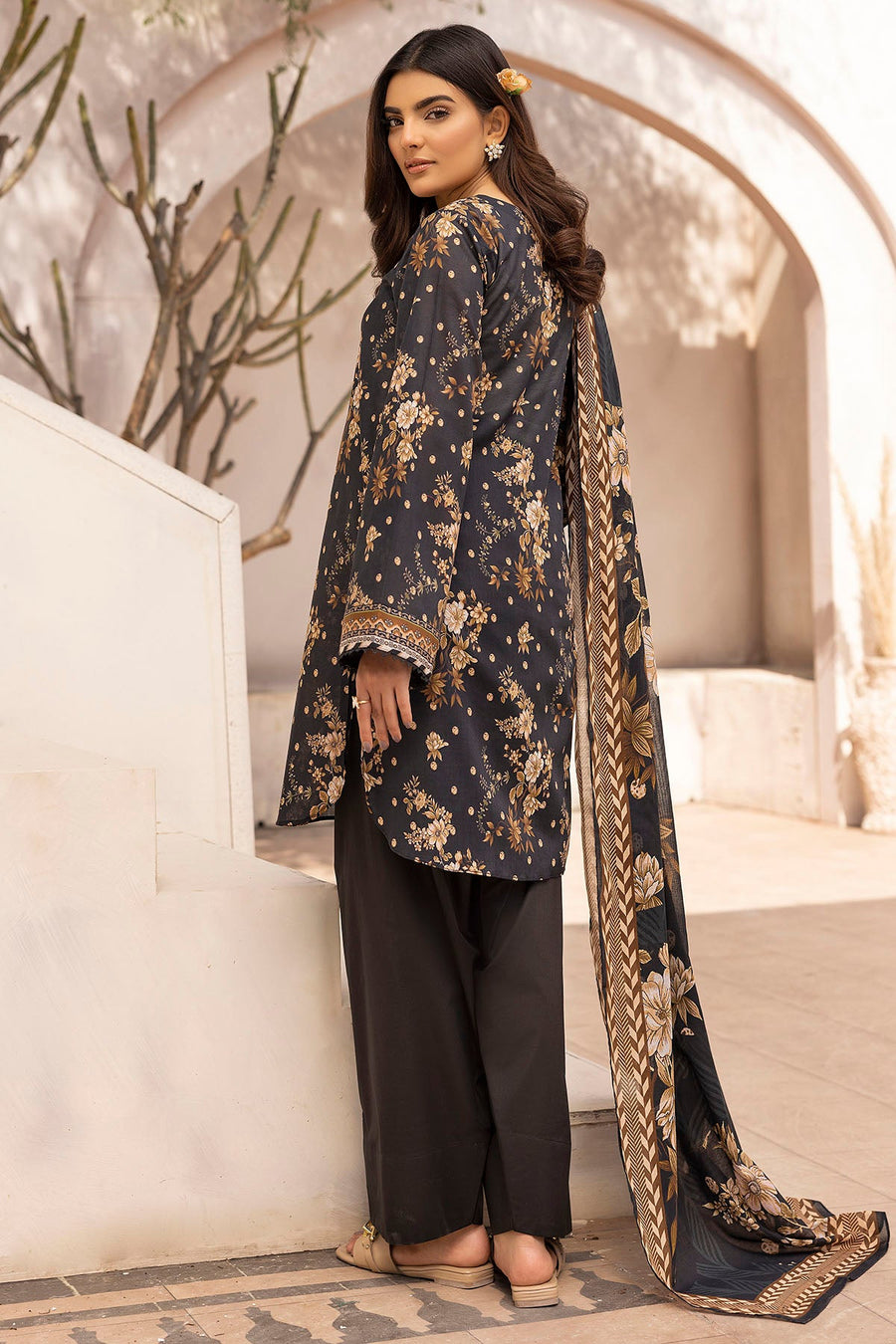 Motifz Rang Vol-03 Printed Lawn Unstitched 3Pc Suit 5514-OZLEM