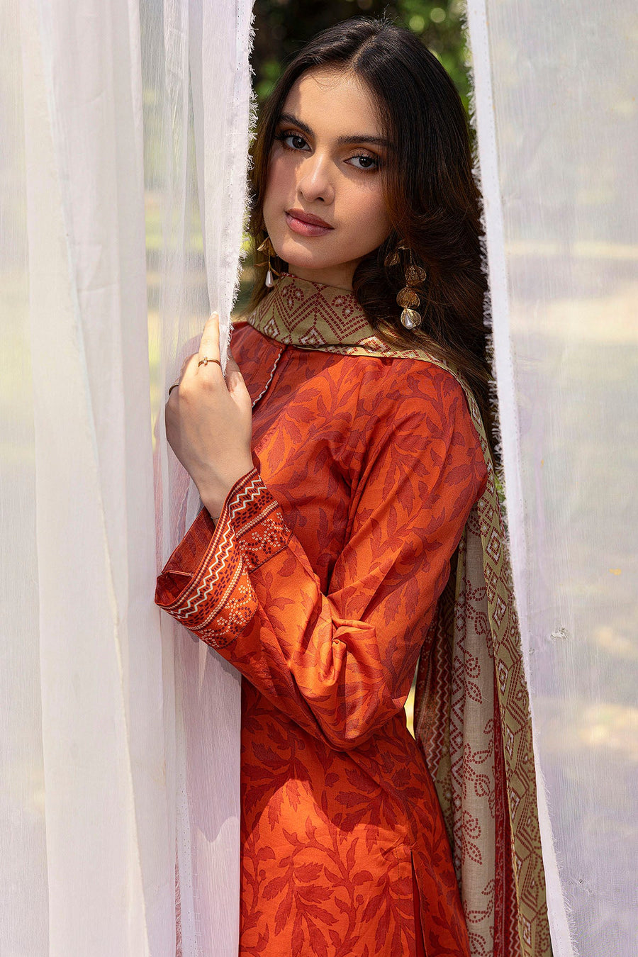 Motifz Rang Vol-07 Printed Lawn Unstitched 3Pc Suit 5557-ZOEY