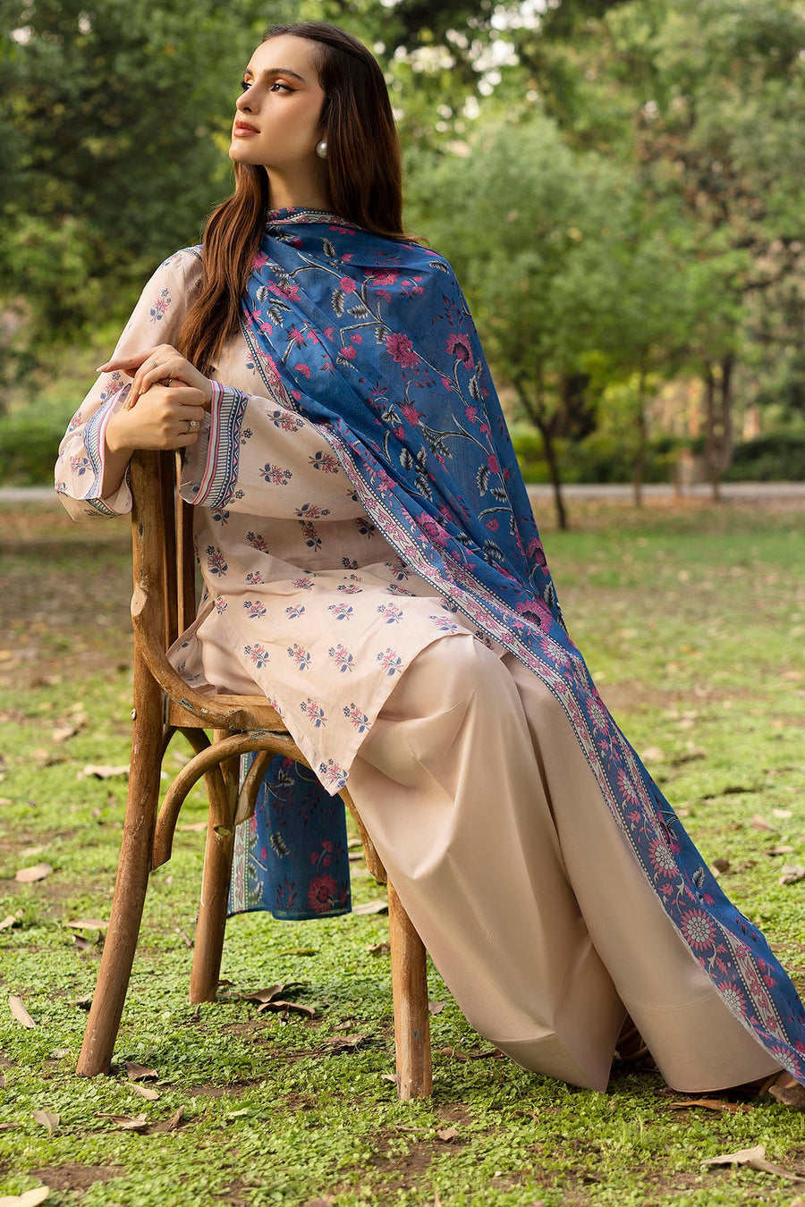 Motifz Rang Vol-07 Printed Lawn Unstitched 3Pc Suit 5562-NAYAB