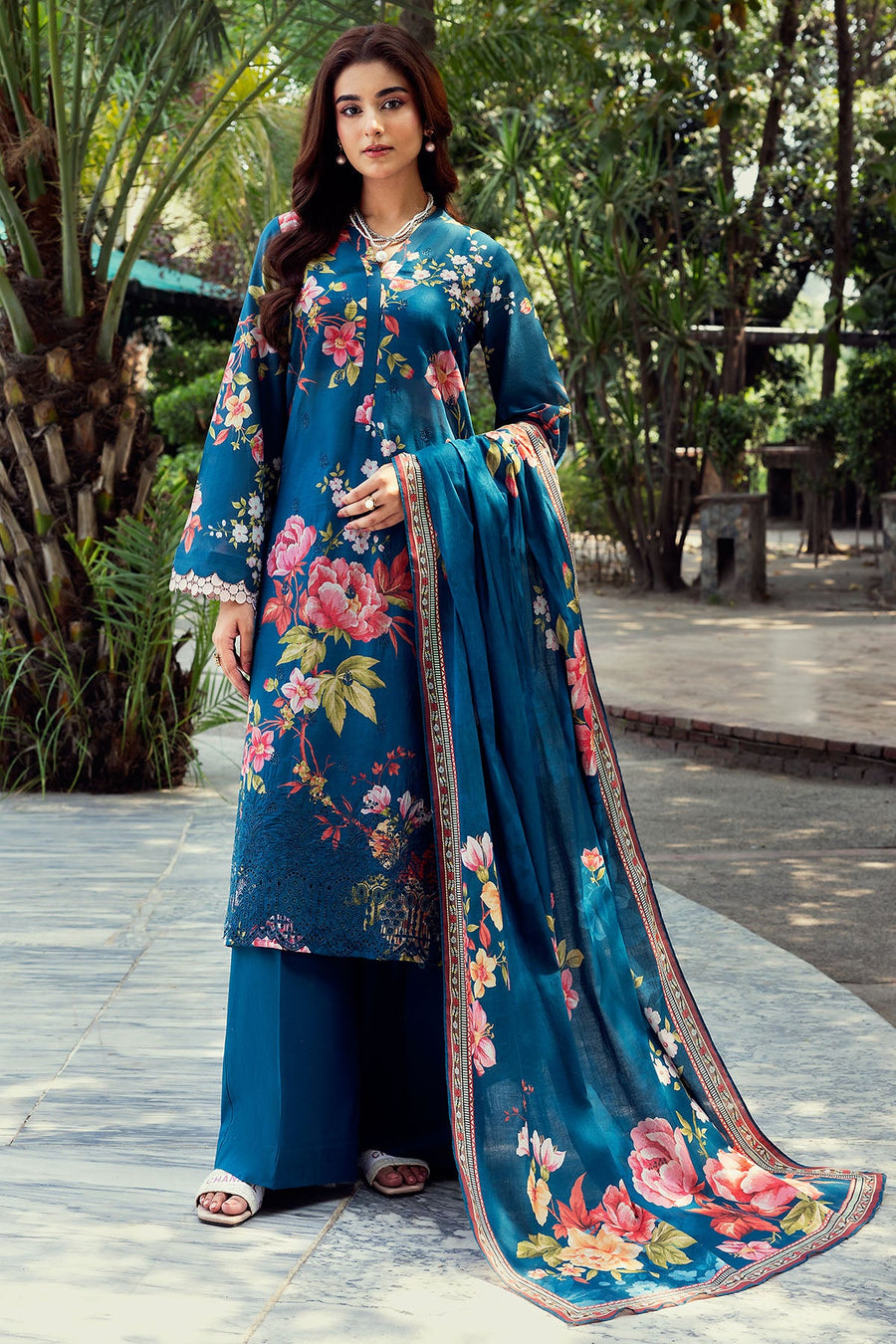 Motifz Umang Premium Embroidered Lawn Unstitched 3Pc Suit 5567-YARA