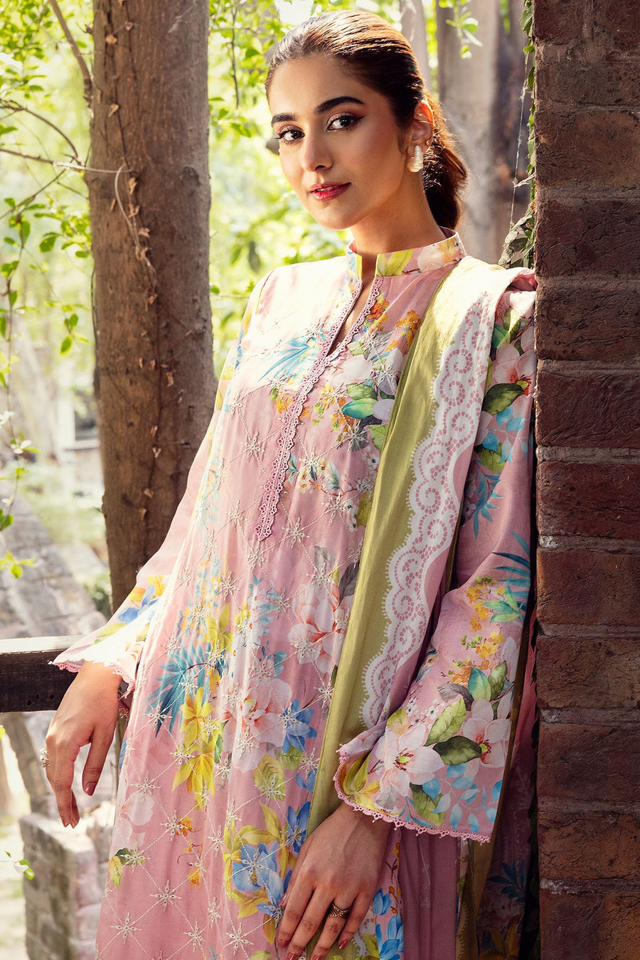 Motifz Umang Premium Embroidered Lawn Unstitched 3Pc Suit 5570-MABEL