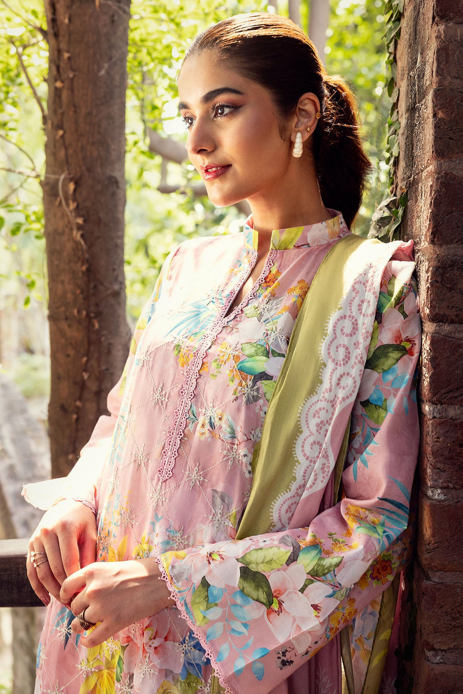 Motifz Umang Premium Embroidered Lawn Unstitched 3Pc Suit 5570-MABEL
