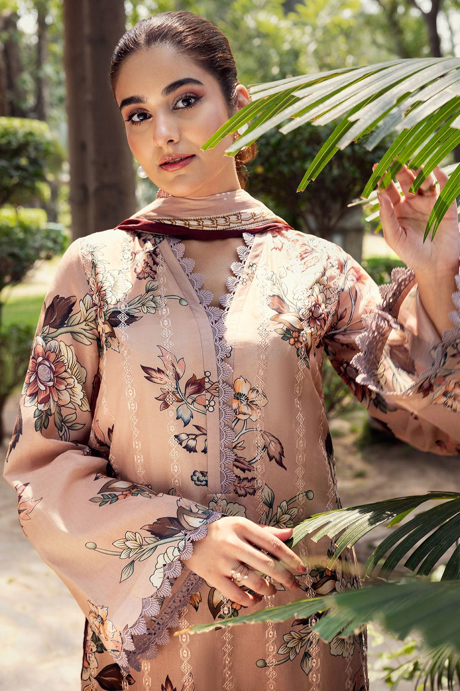 Motifz Umang Premium Embroidered Lawn Unstitched 3Pc Suit 5573-EZRA