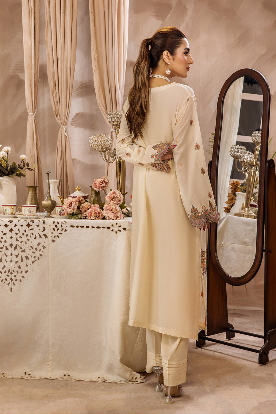 Safwa Embroidered Lawn Pret 2Pc Suit ( Shirt / Trouser ) P000537