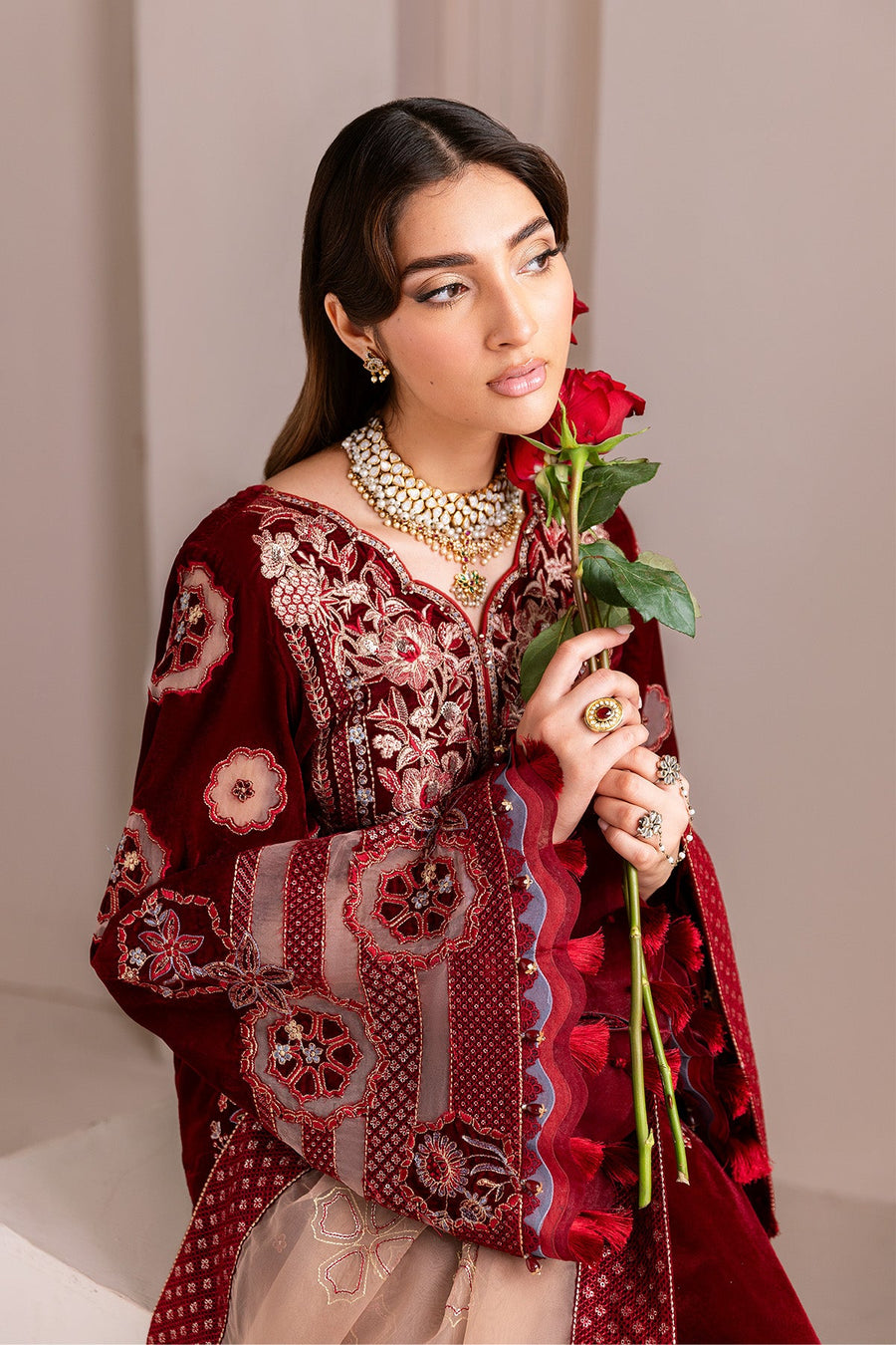 Alizeh Fashion Makhmal Embroidered Velvet Unstitched 3Pc Suit AF-VLT-2226-Velzari
