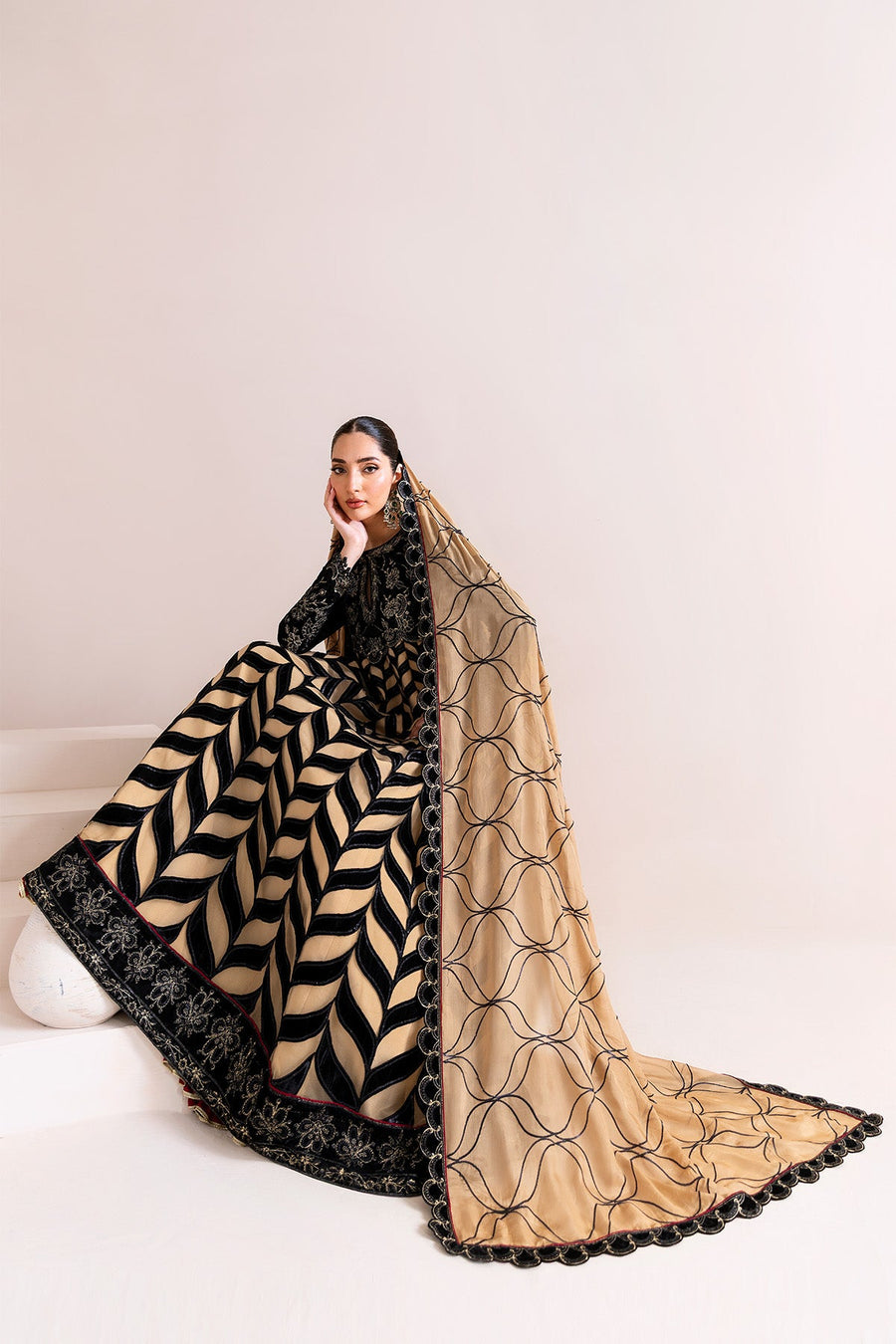 Alizeh Fashion Makhmal Embroidered Velvet Unstitched 3Pc Suit AF-VLT-2223-Noor Jahan