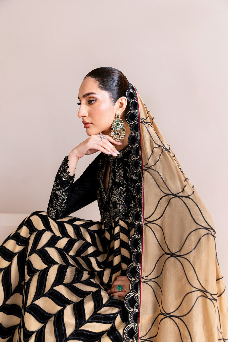 Alizeh Fashion Makhmal Embroidered Velvet Unstitched 3Pc Suit AF-VLT-2223-Noor Jahan
