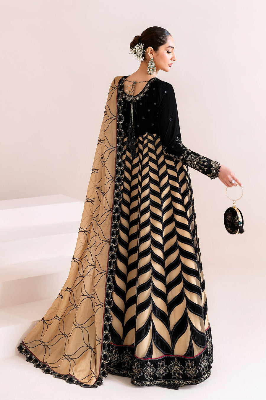 Alizeh Fashion Makhmal Embroidered Velvet Unstitched 3Pc Suit AF-VLT-2223-Noor Jahan
