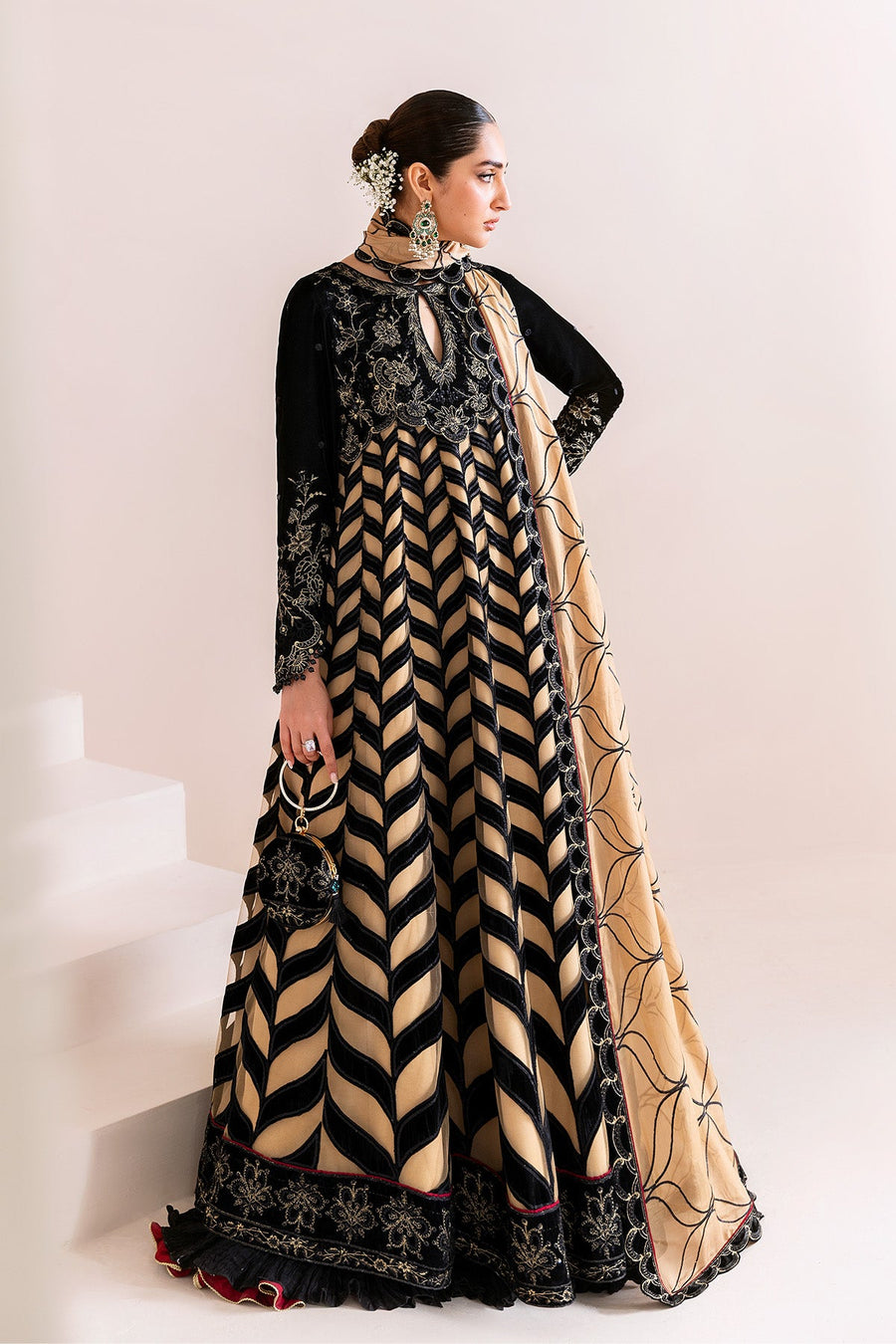 Alizeh Fashion Makhmal Embroidered Velvet Unstitched 3Pc Suit AF-VLT-2223-Noor Jahan