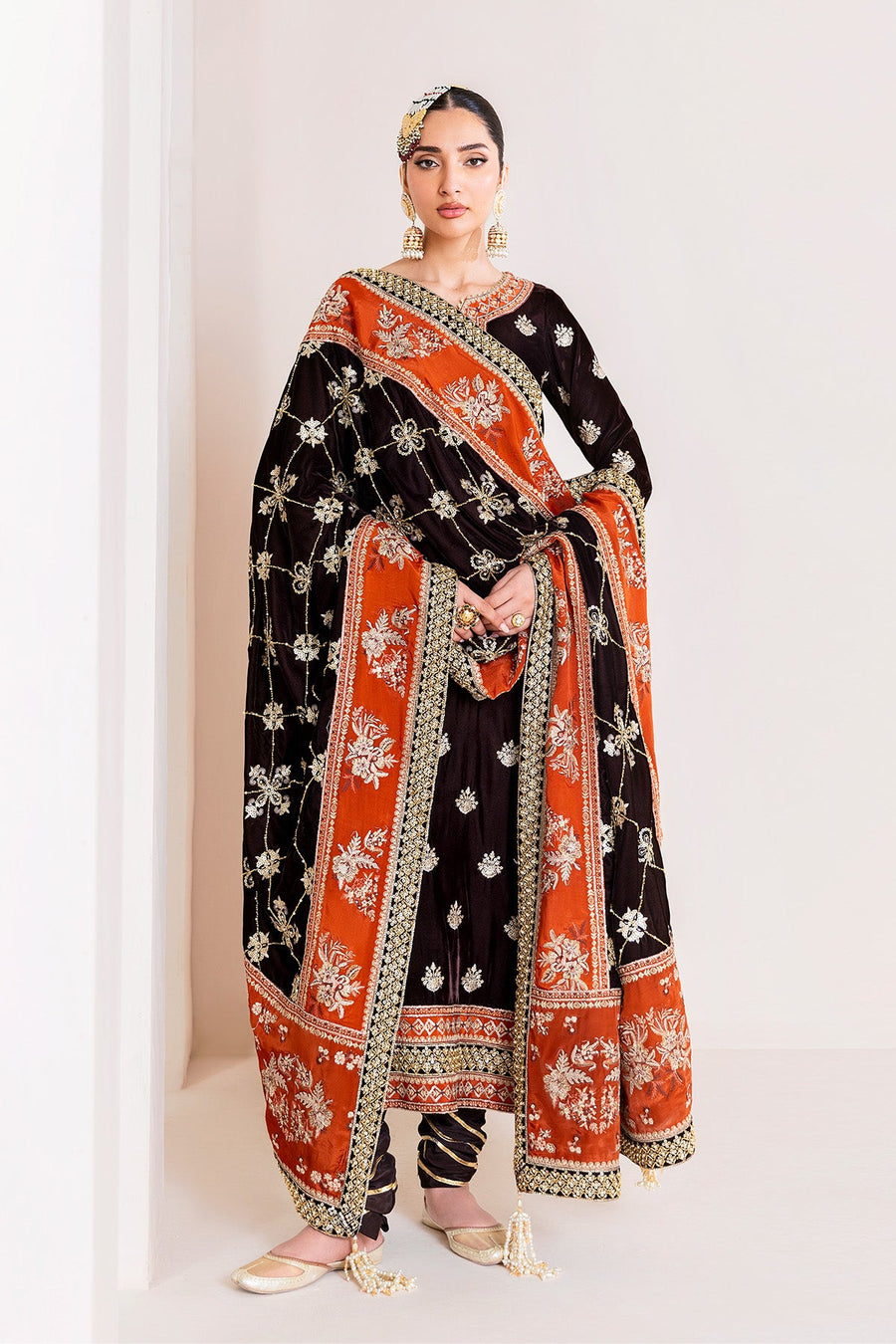 Alizeh Fashion Makhmal Embroidered Velvet Unstitched 3Pc Suit AF-VLT-2224-Sabaat
