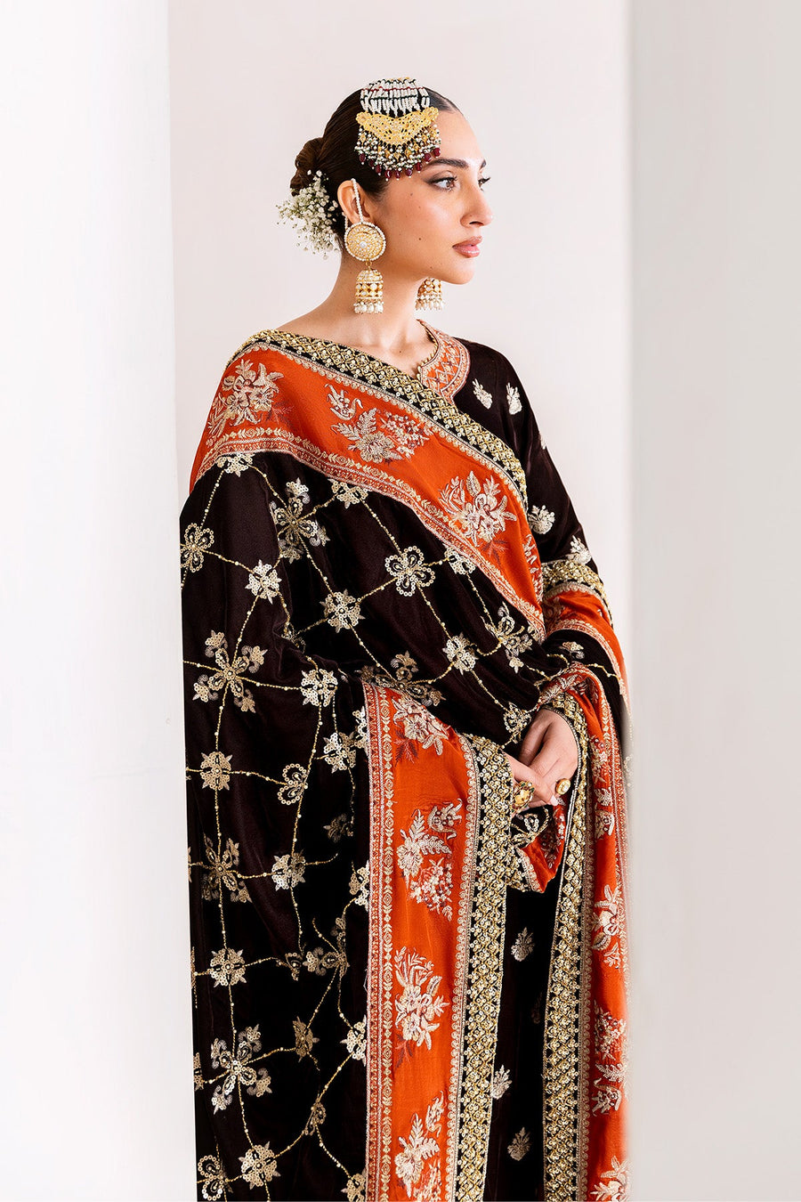 Alizeh Fashion Makhmal Embroidered Velvet Unstitched 3Pc Suit AF-VLT-2224-Sabaat