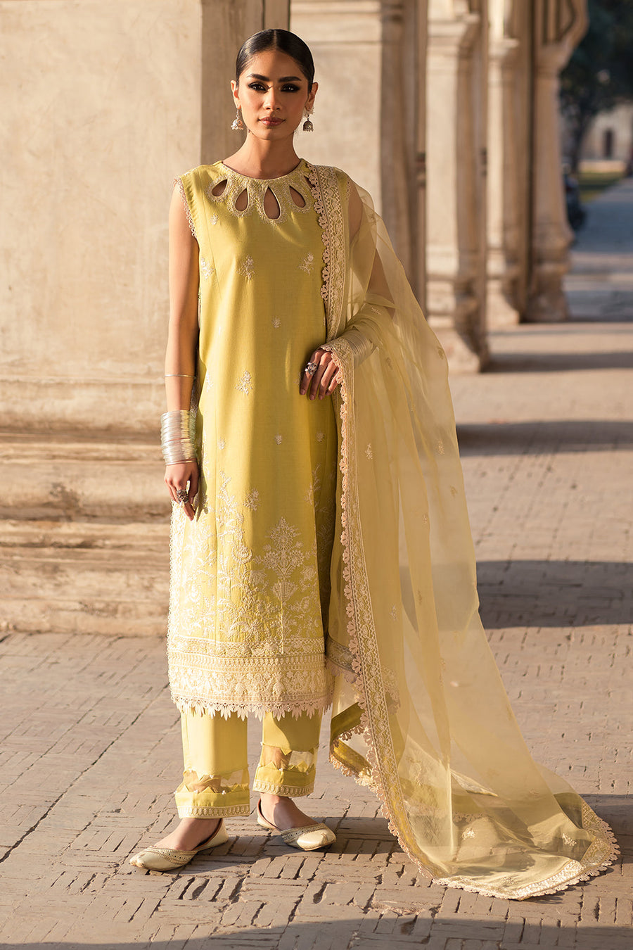 Zarposh Shalamar Embroidered Lawn Unstitched 3Pc Suit - Heer