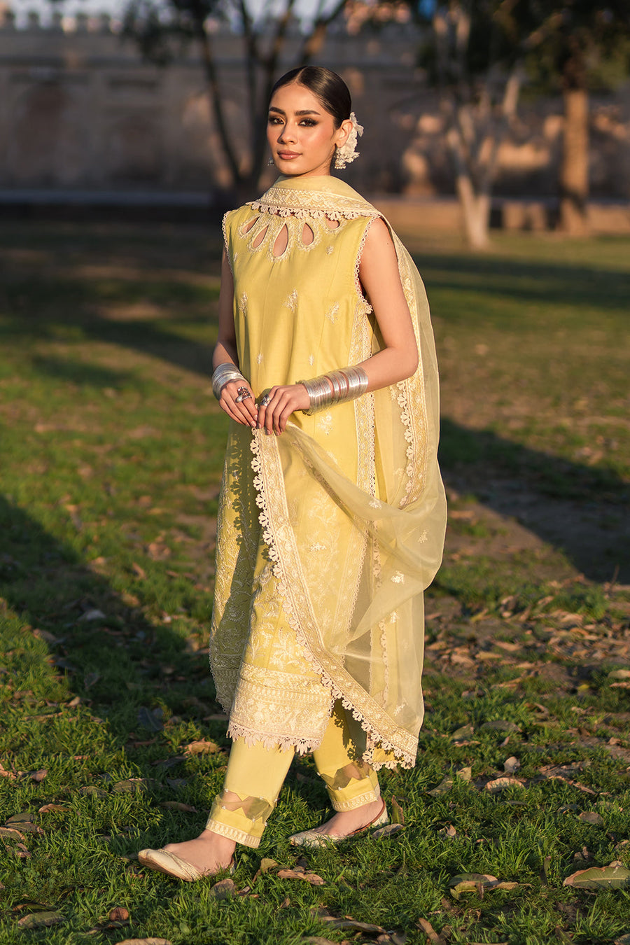 Zarposh Shalamar Embroidered Lawn Unstitched 3Pc Suit - Heer