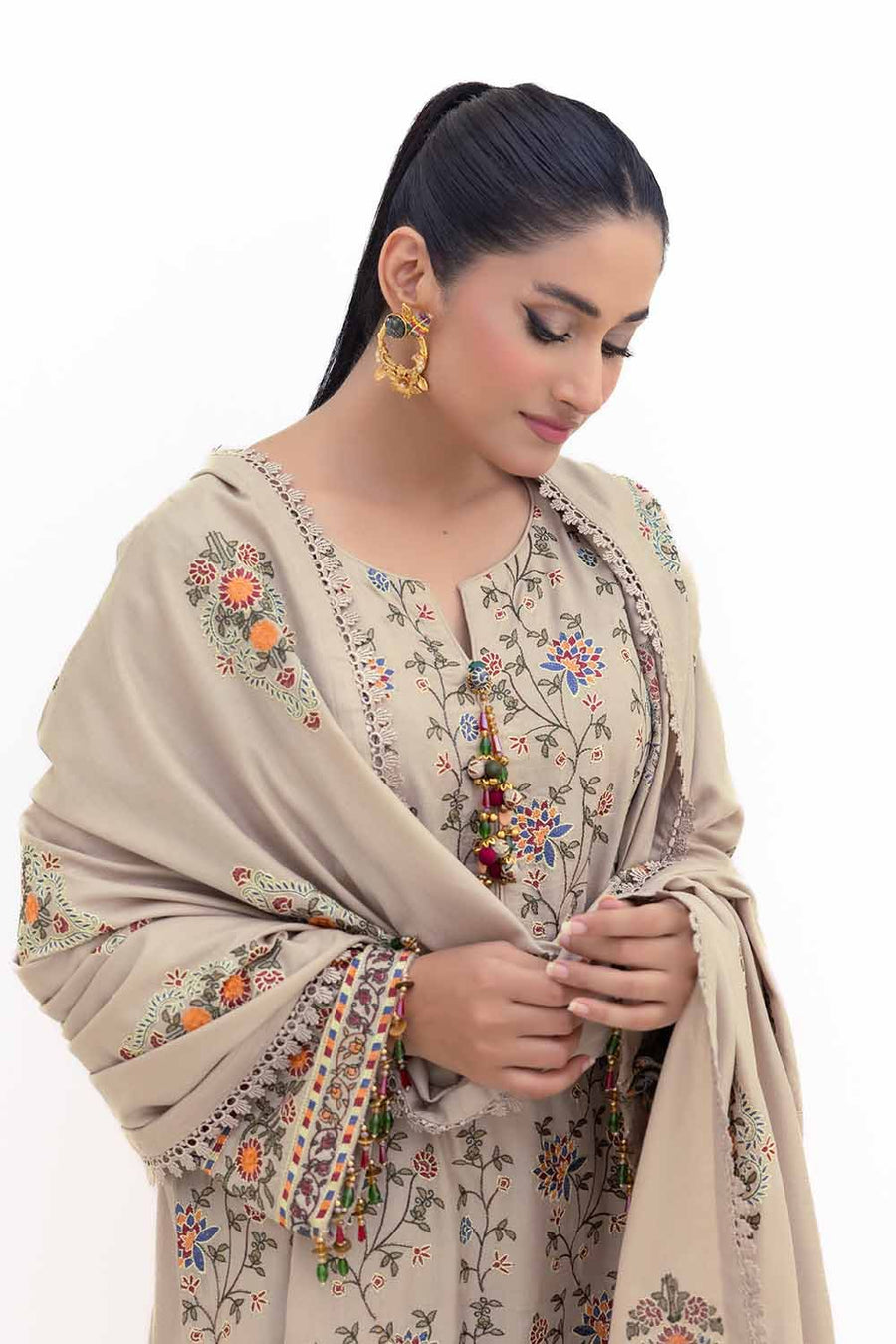 Gul Ahmed Winter Embroidered Acrylic Unstitched 3Pc Suit AP-42007