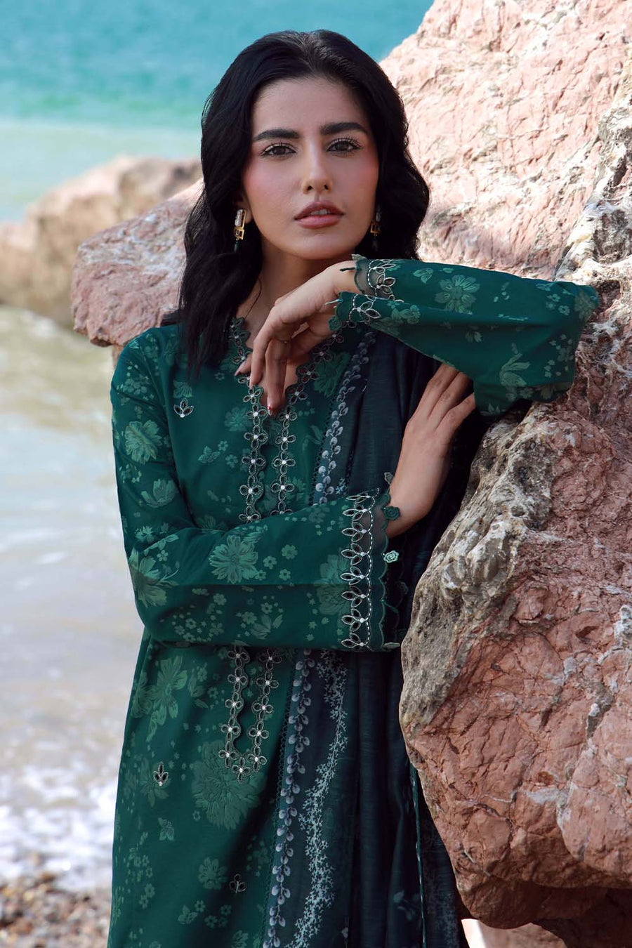 Seran Afsanah Embroidered Lawn Unstitched 3Pc Suit D-11 ARZU