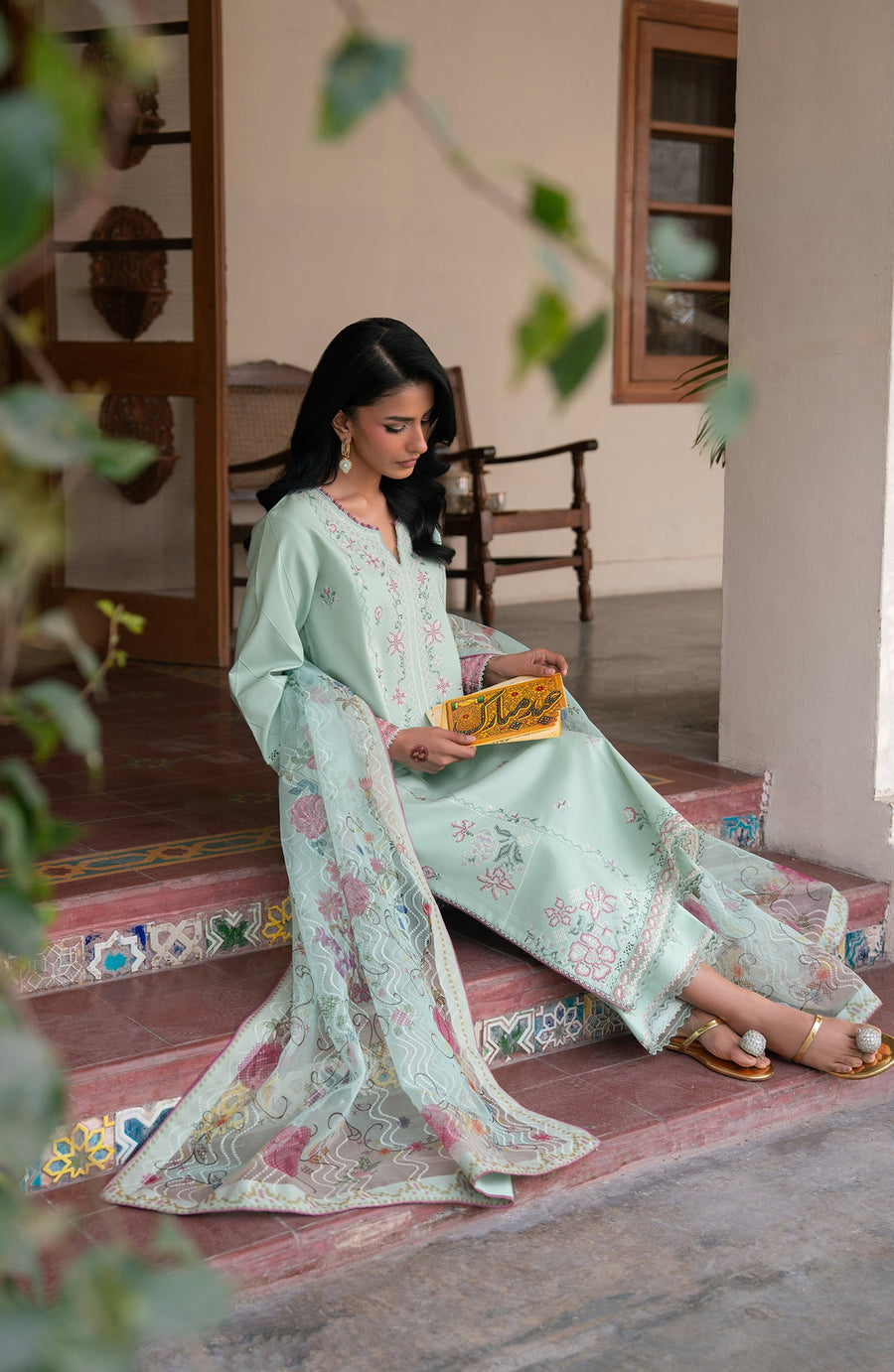 Seran Lamhay Embroidered Lawn Unstitched 3Pc Suit D-08 ABEER