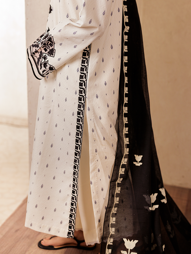 RajBari Amari Embroidered Lawn Jacquard Unstitched 3Pc Suit D-05