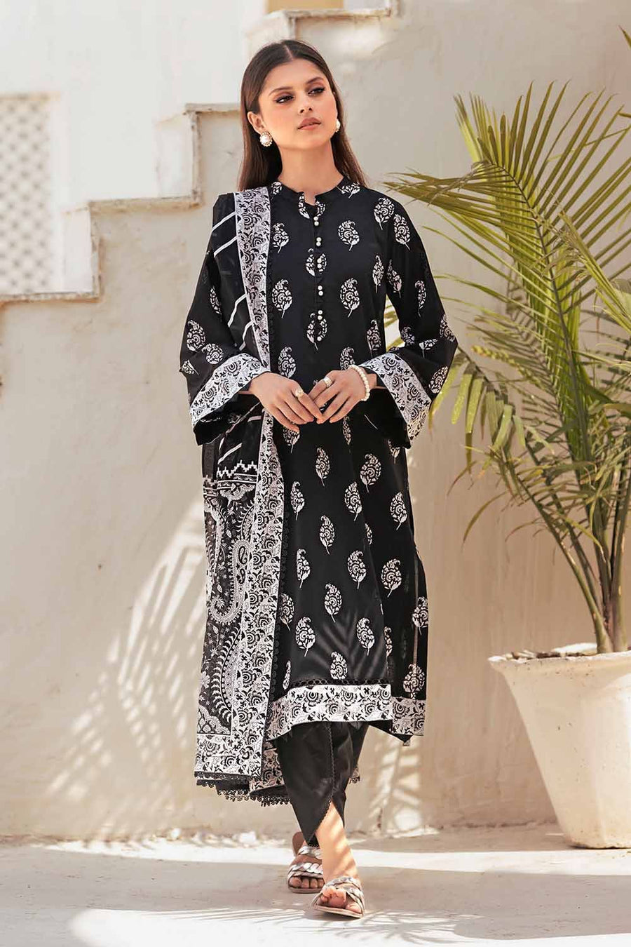 Gul Ahmed Black & White Printed Lawn Unstitched 3Pc Suit B-32030